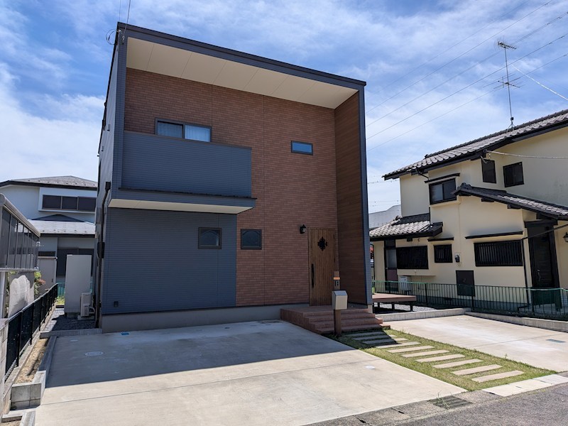稲敷郡阿見町岡崎２丁目　中古戸建 現地写真（駐車場）