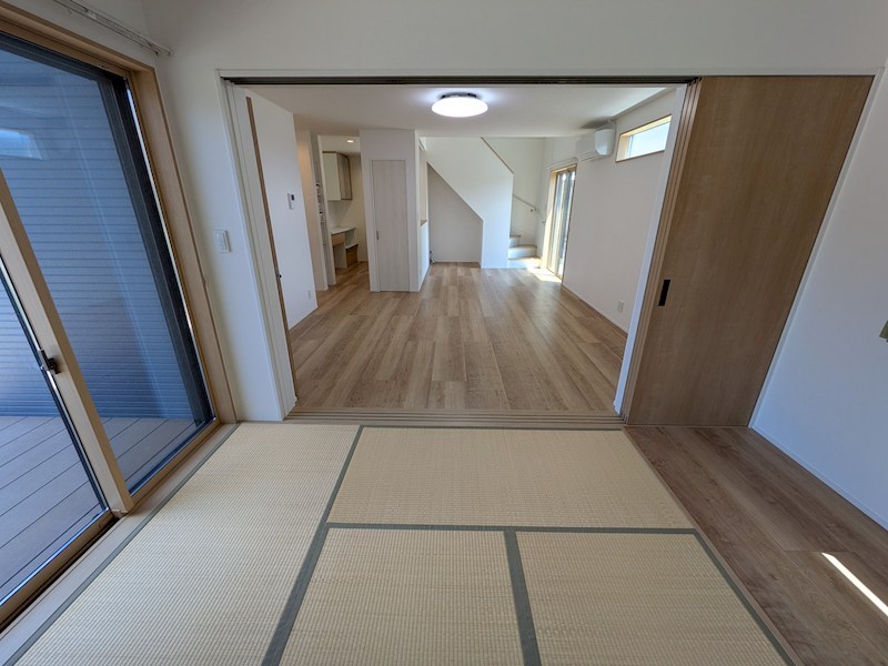 稲敷郡阿見町岡崎２丁目　中古戸建 内観写真（リビング以外の居室）