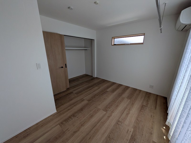 稲敷郡阿見町岡崎２丁目　中古戸建 内観写真（子供部屋）