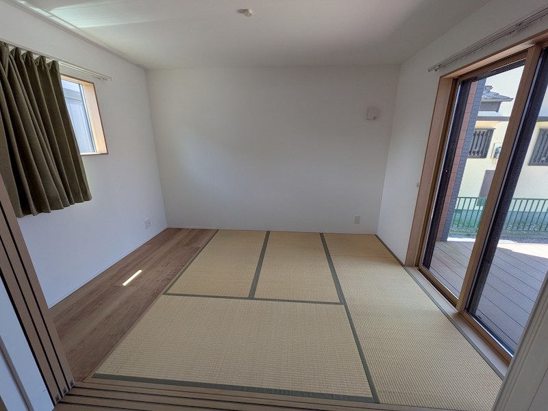 稲敷郡阿見町岡崎２丁目　中古戸建 内観写真（リビング以外の居室）