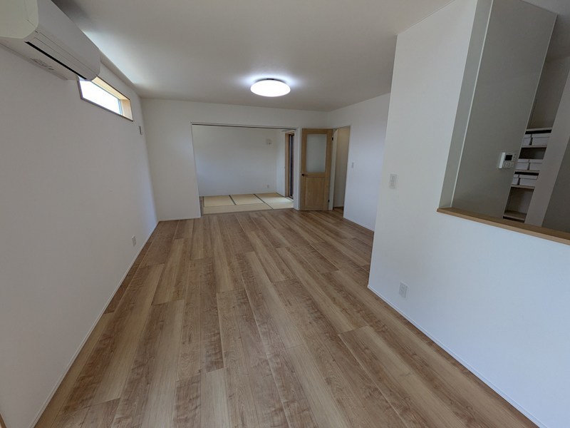 稲敷郡阿見町岡崎２丁目　中古戸建 内観写真（リビング）