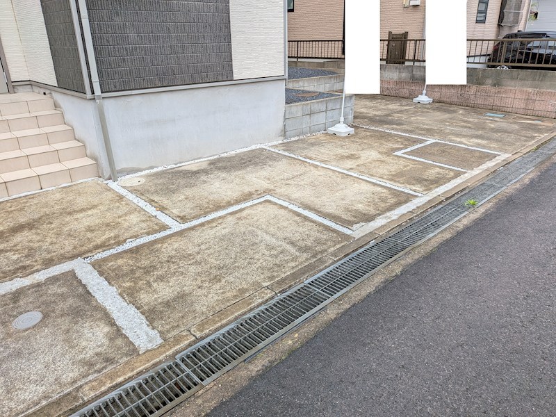 牛久市さくら台３丁目　中古戸建 現地写真（駐車場）