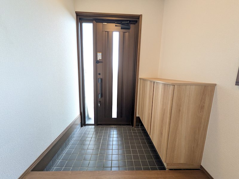 つくば市宝陽台　中古戸建 現地写真（玄関）