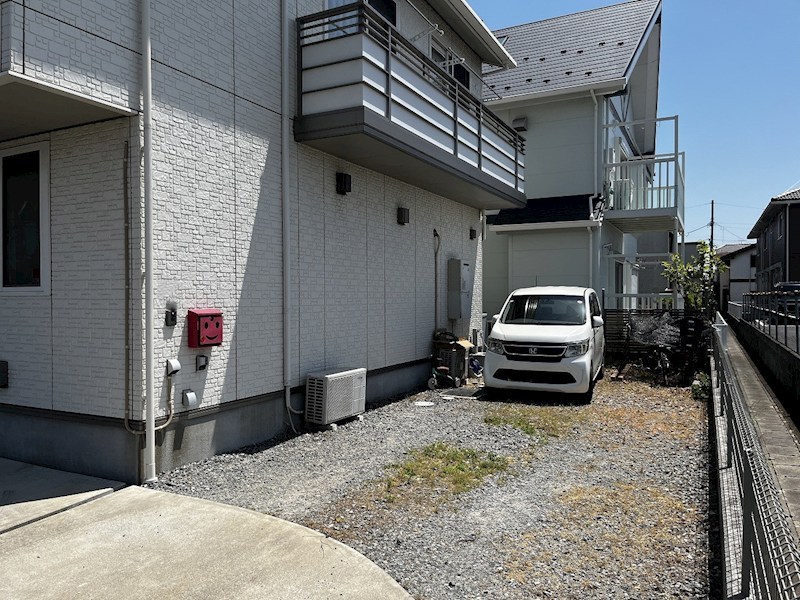 取手市宮和田　店舗付き戸建 現地写真（駐車場）
