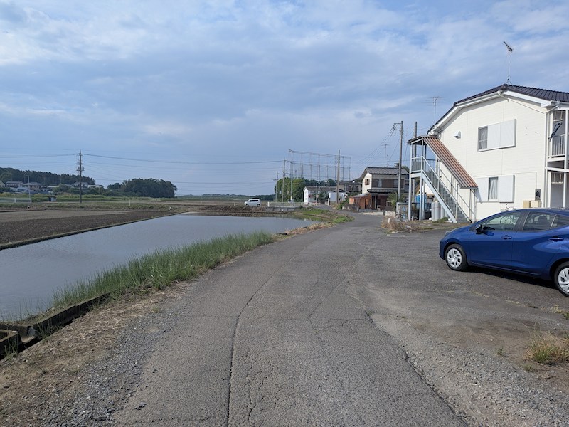 常総市向石下　アパート 現地写真（前面道路含む現地写真）