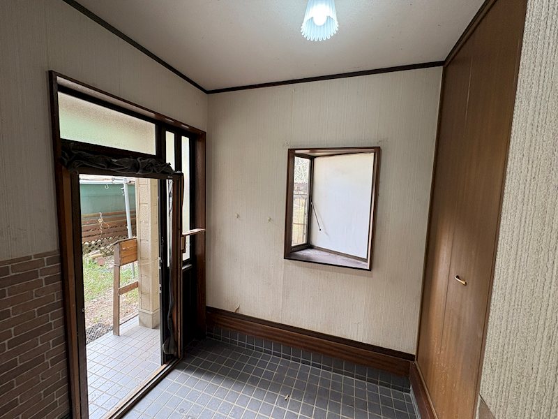 かすみがうら市坂　中古戸建 現地写真（玄関）