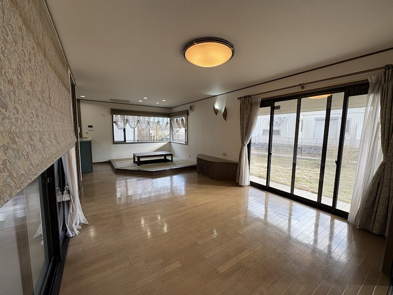 土浦市真鍋４丁目　中古戸建 内観写真（リビング）