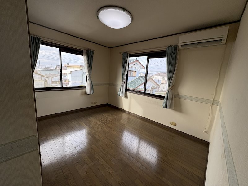 土浦市真鍋４丁目　中古戸建 内観写真（リビング以外の居室）