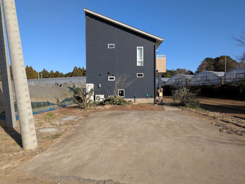鉾田市烟田　中古戸建 現地写真（駐車場）