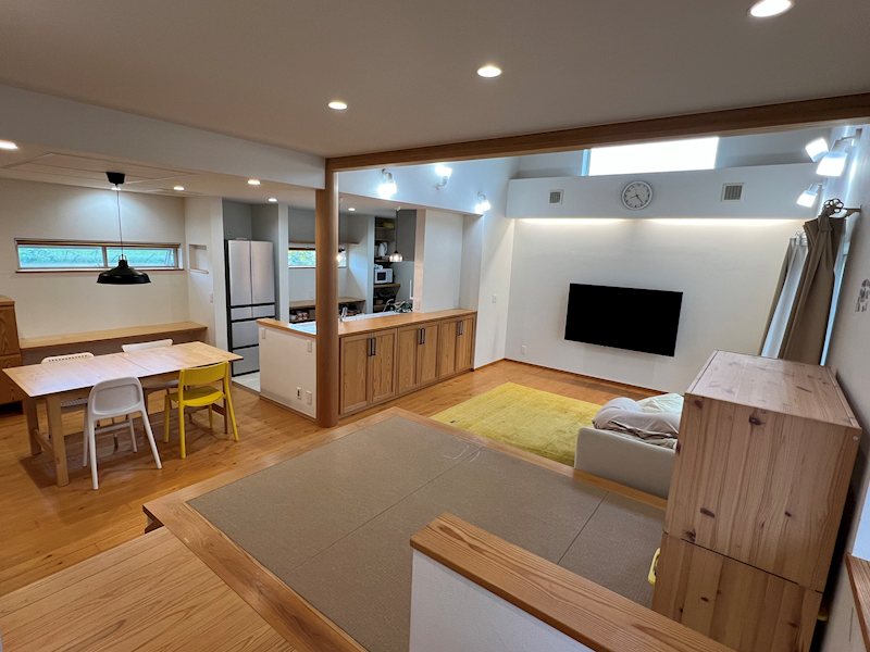 鉾田市烟田　中古戸建 内観写真（リビング）