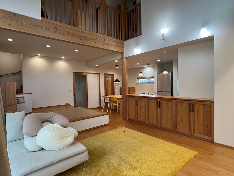 鉾田市烟田　中古戸建 内観写真（リビング）