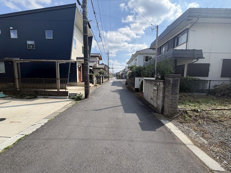 牛久市上柏田１丁目　中古戸建 現地写真（前面道路含む現地写真）