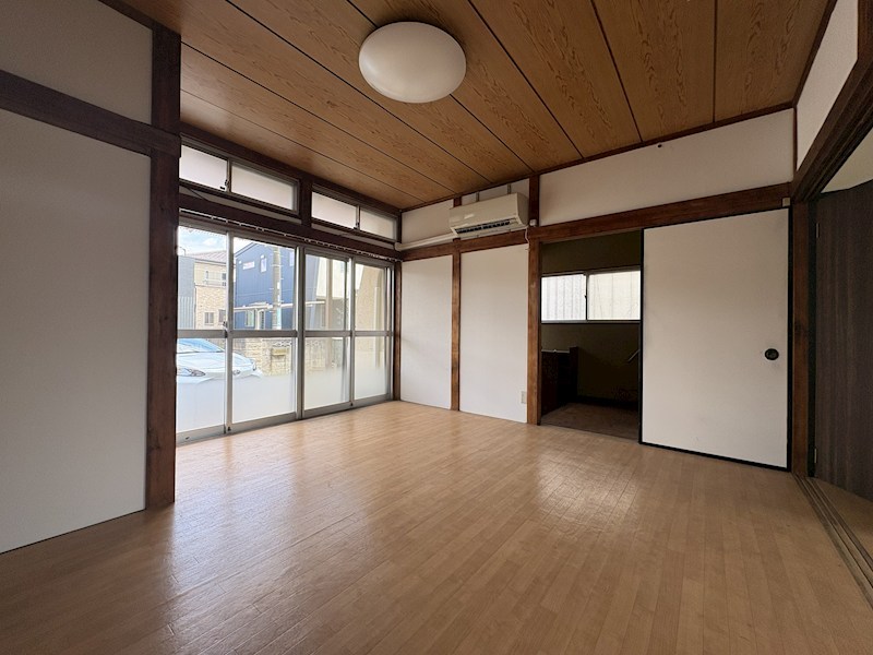 牛久市上柏田１丁目　中古戸建 内観写真（リビング）