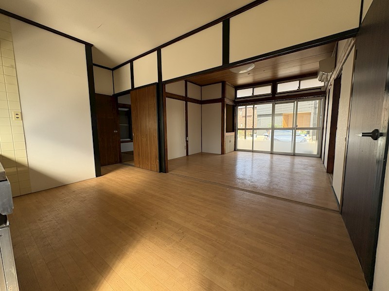 牛久市上柏田１丁目　中古戸建 内観写真（リビング）