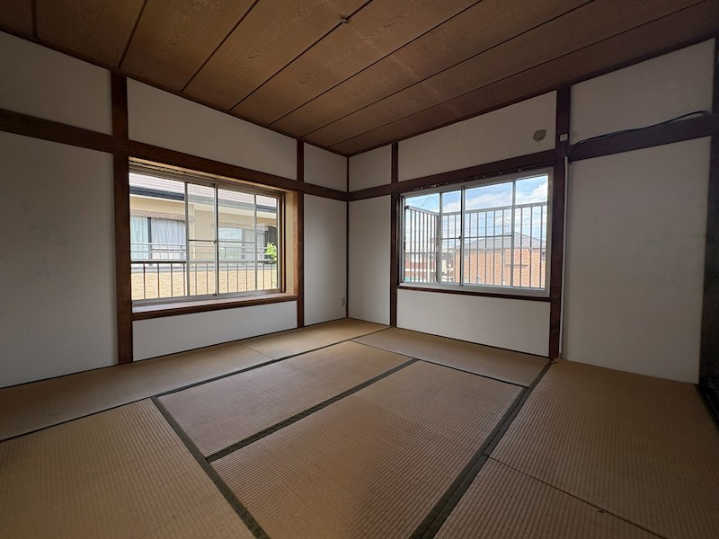 牛久市上柏田１丁目　中古戸建 内観写真（リビング以外の居室）