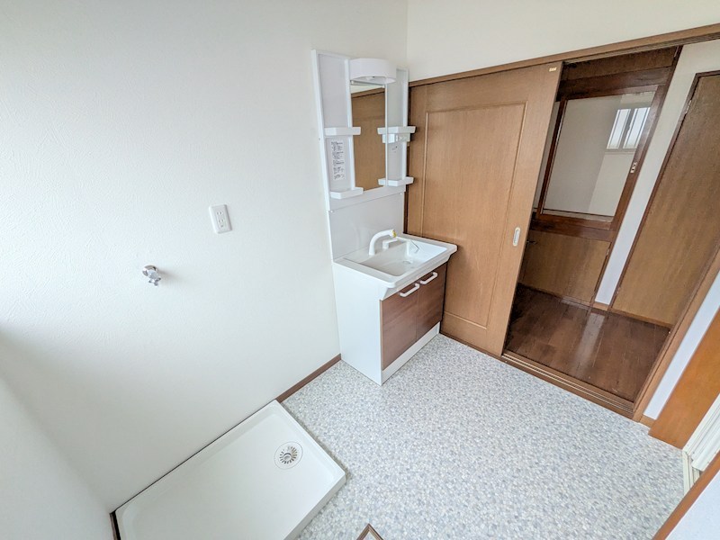 下妻市下妻丙　中古戸建 内観写真（洗面台・洗面所）