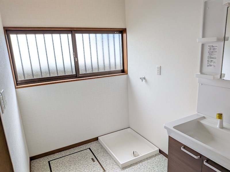 下妻市下妻丙　中古戸建 内観写真（洗面台・洗面所）