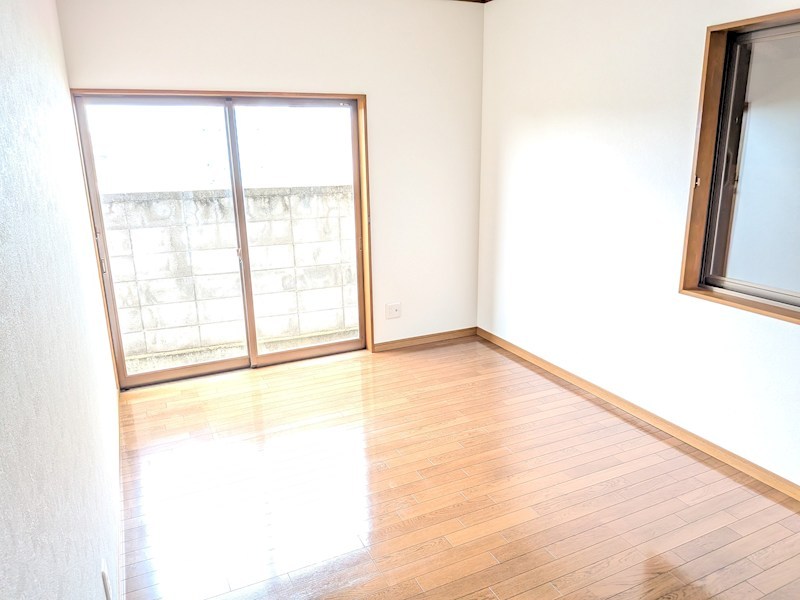 下妻市下妻丙　中古戸建 内観写真（リビング以外の居室）