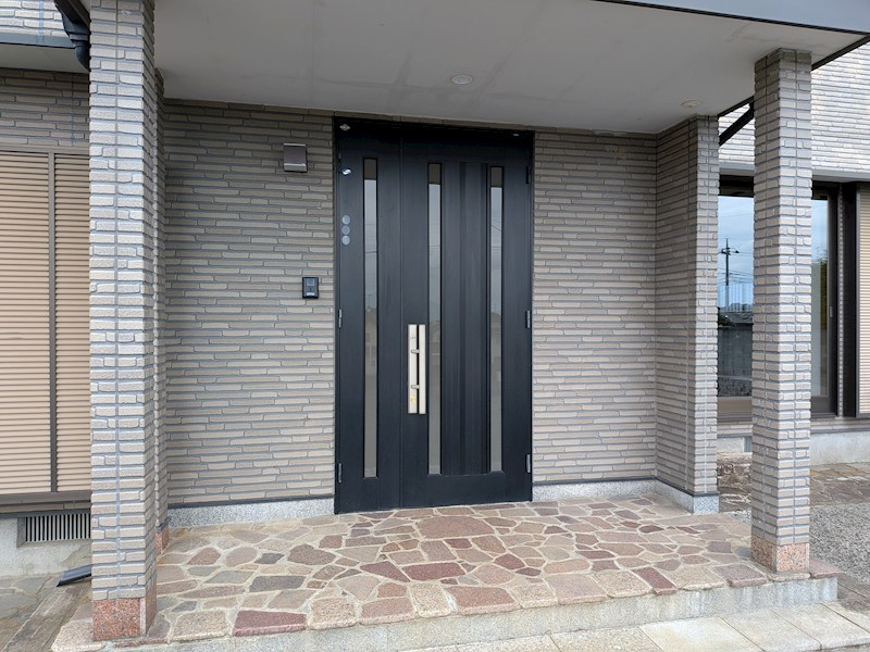 下妻市下妻丙　中古戸建 現地写真（玄関）