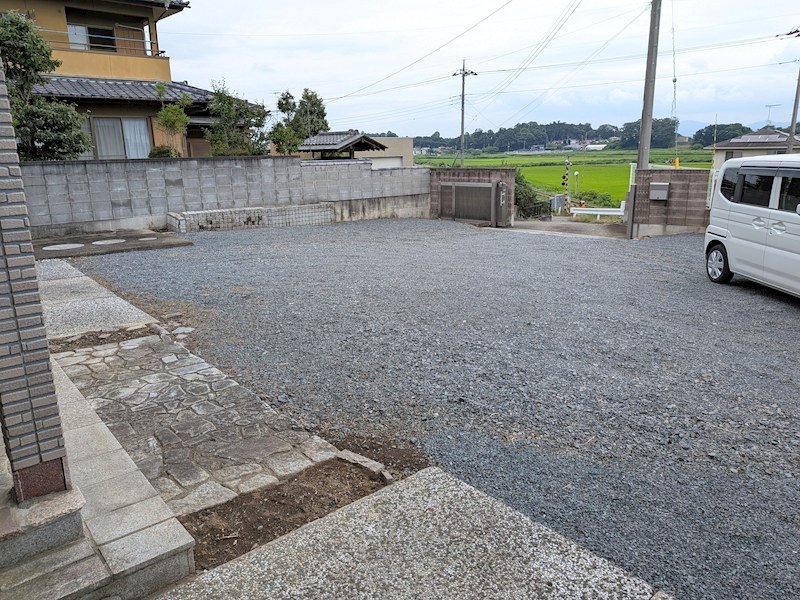 下妻市下妻丙　中古戸建 現地写真（駐車場）