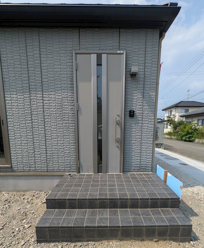 常総市若宮戸　中古戸建 現地写真（玄関）