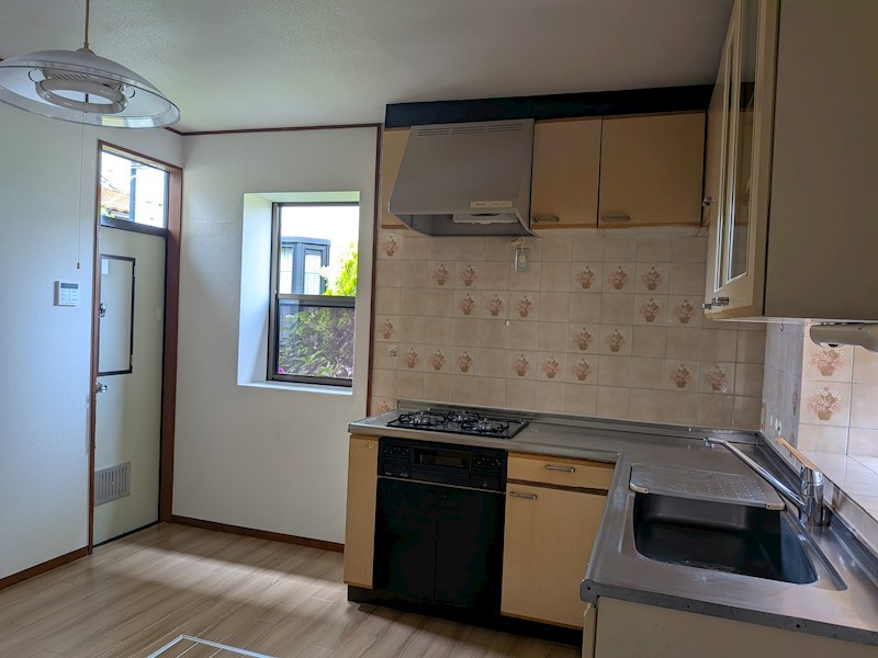 牛久市栄町３丁目　中古戸建 内観写真（キッチン）