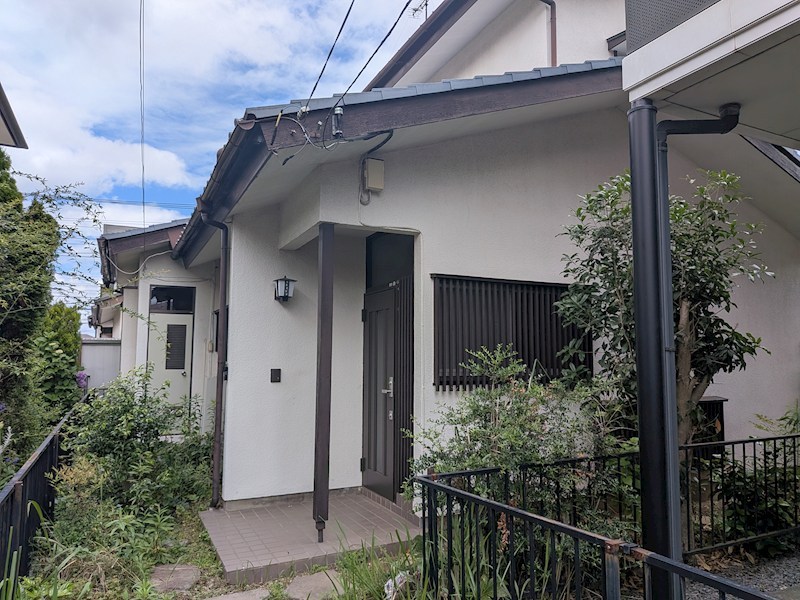 牛久市栄町３丁目　中古戸建 現地写真（玄関）
