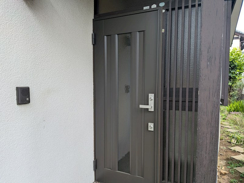 牛久市栄町３丁目　中古戸建 現地写真（玄関）