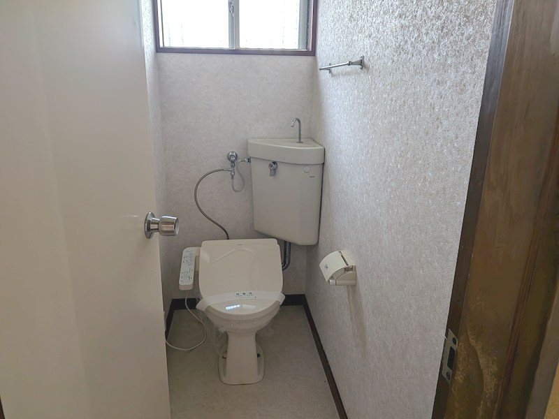 牛久市栄町３丁目　中古戸建 内観写真（トイレ）