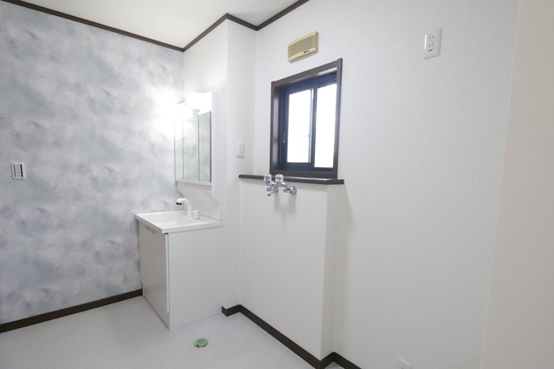 龍ケ崎市藤ケ丘３丁目　中古戸建 内観写真（洗面台・洗面所）