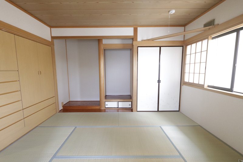 龍ケ崎市藤ケ丘３丁目　中古戸建 内観写真（リビング以外の居室）