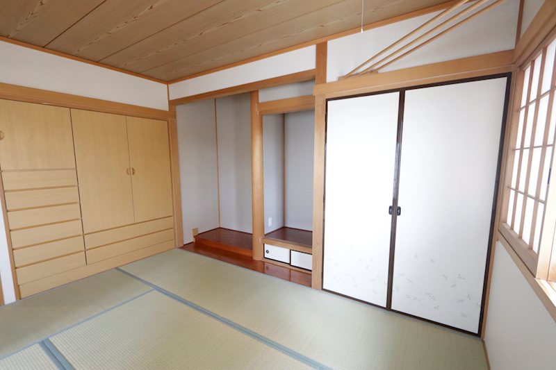 龍ケ崎市藤ケ丘３丁目　中古戸建 内観写真（リビング以外の居室）
