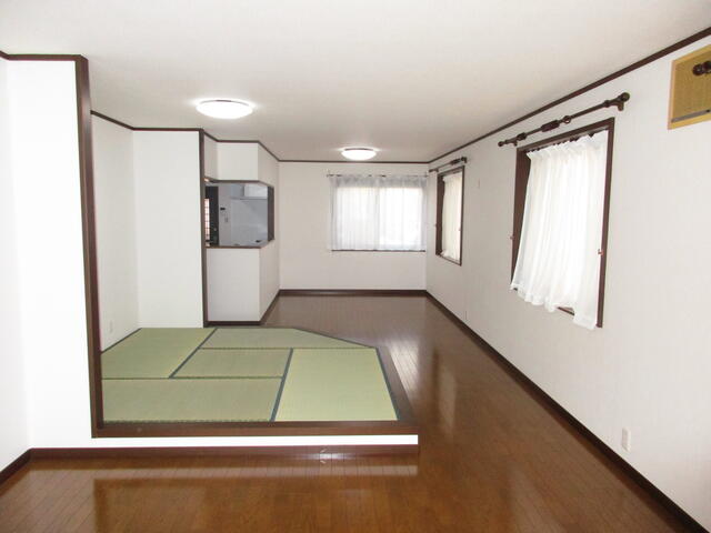 龍ケ崎市藤ケ丘３丁目　中古戸建 内観写真（リビング）