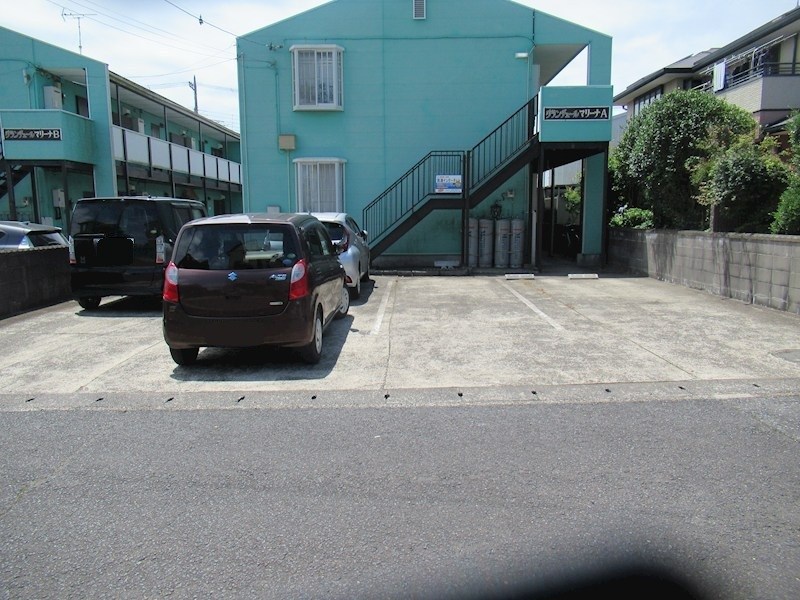 鹿嶋市鉢形台３丁目　アパート　Ａ棟 現地写真（駐車場）