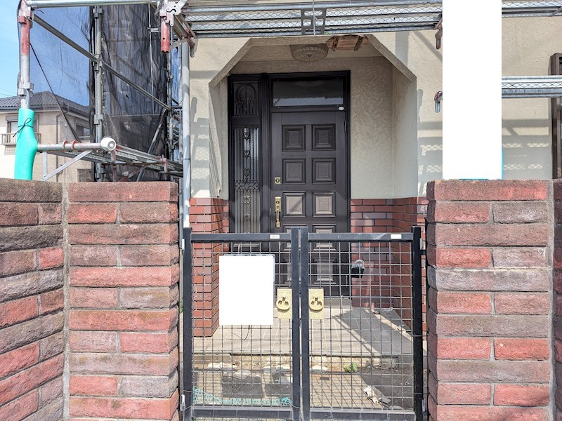 下妻市皆葉　中古戸建 現地写真（玄関）