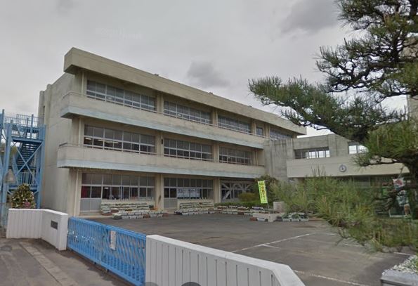 下妻市皆葉　中古戸建 小学校