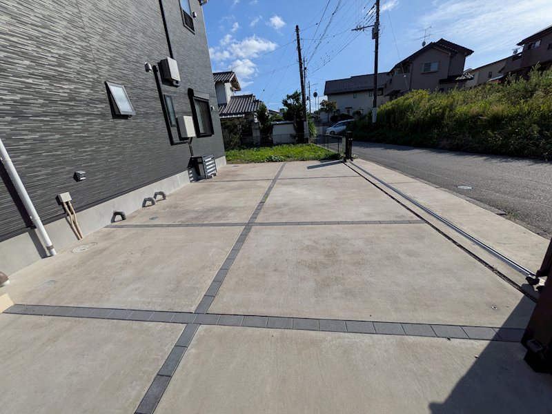 坂東市岩井　中古戸建 現地写真（駐車場）