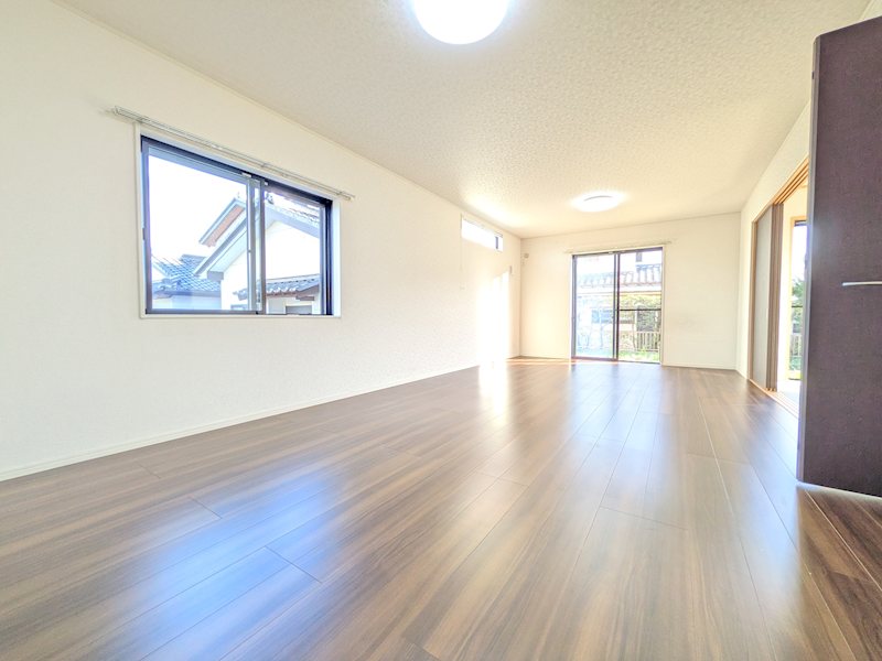 坂東市岩井　中古戸建 内観写真（リビング）