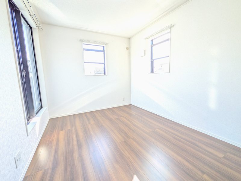 坂東市岩井　中古戸建 内観写真（リビング以外の居室）