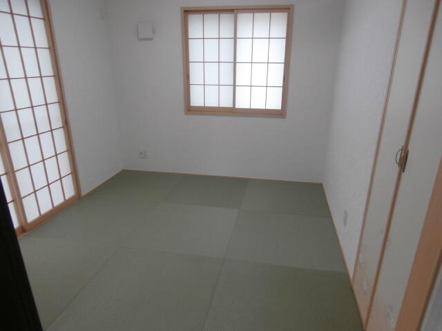 坂東市岩井　中古戸建 内観写真（リビング以外の居室）