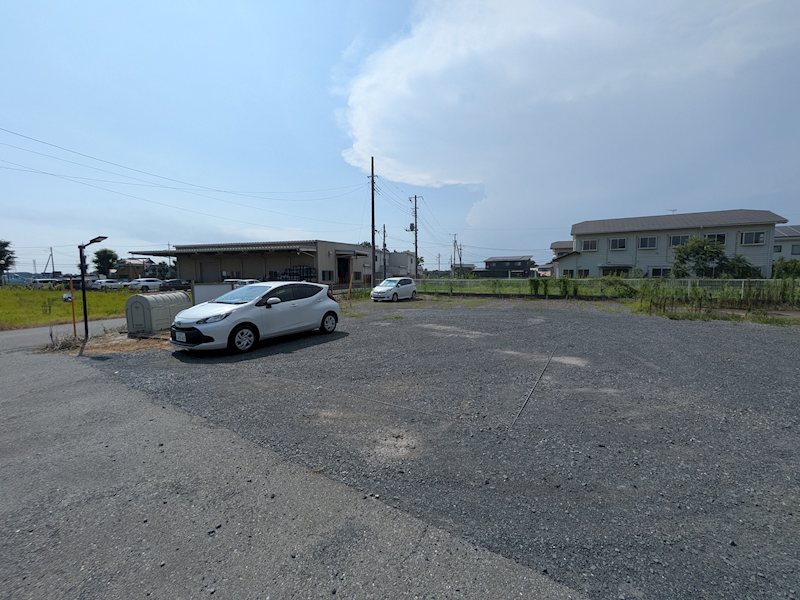 つくば市今鹿島　売アパート 現地写真（駐車場）