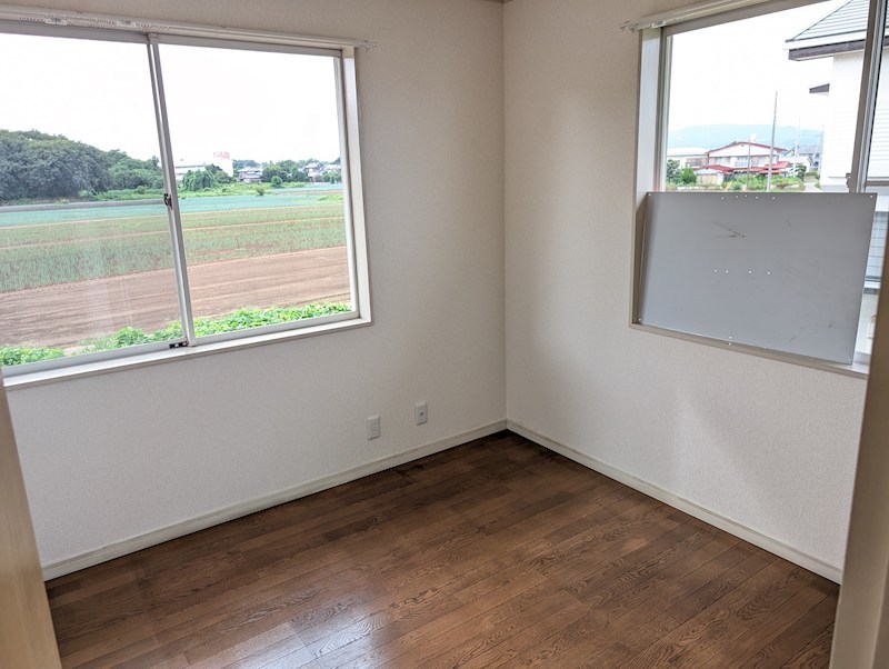 土浦市東並木町　中古戸建 内観写真（リビング以外の居室）