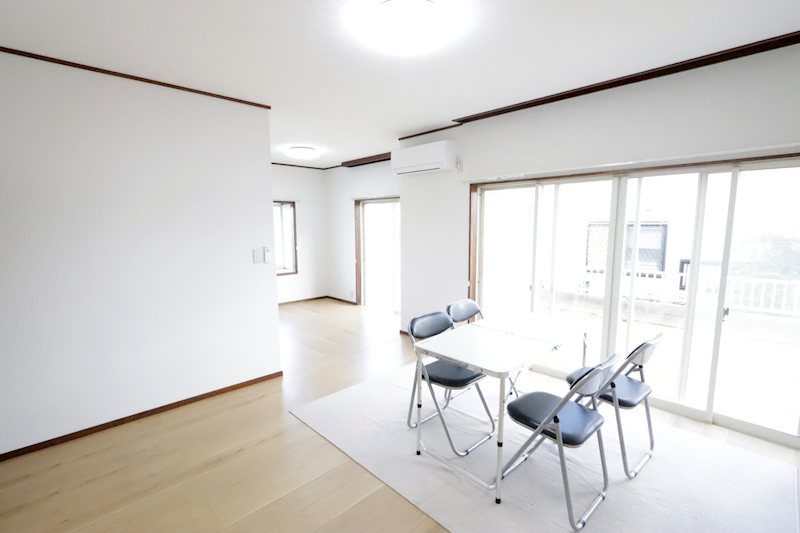 下妻市半谷　中古戸建 内観写真（リビング）