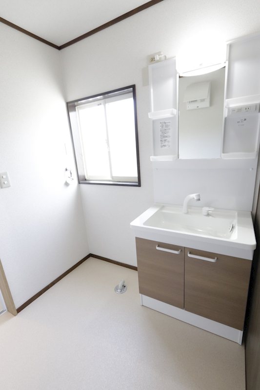 下妻市半谷　中古戸建 内観写真（洗面台・洗面所）