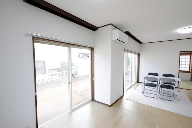 下妻市半谷　中古戸建 内観写真（リビング）