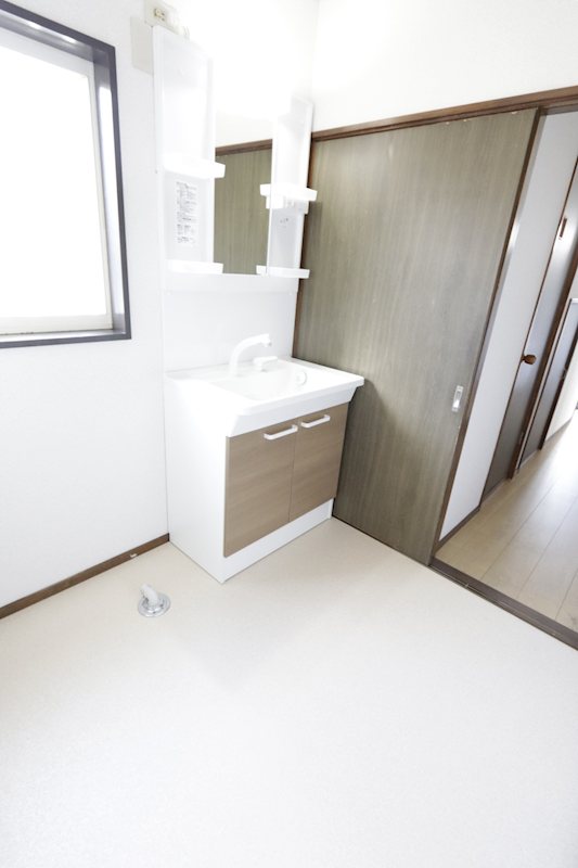下妻市半谷　中古戸建 内観写真（洗面台・洗面所）