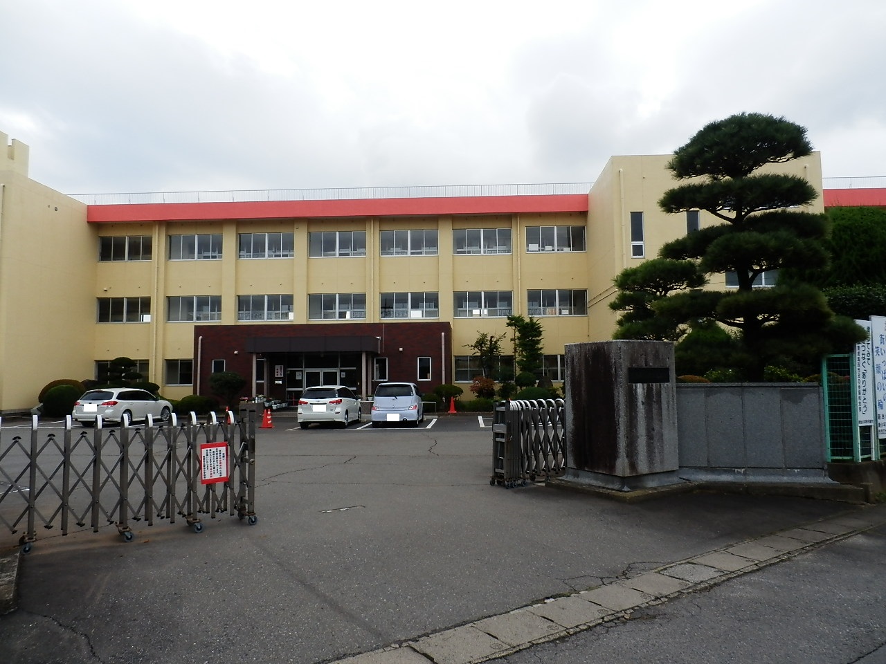 筑西市門井　中古戸建 小学校