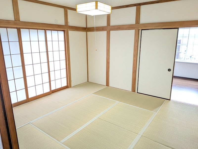 阿見町中央４丁目　中古戸建 内観写真（リビング以外の居室）