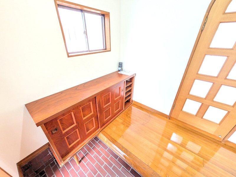 つくばみらい市豊体　中古戸建 現地写真（玄関）