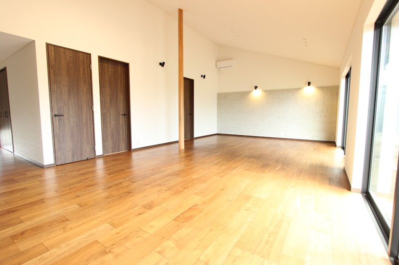 阿見町鈴木　中古戸建 内観写真（リビング）